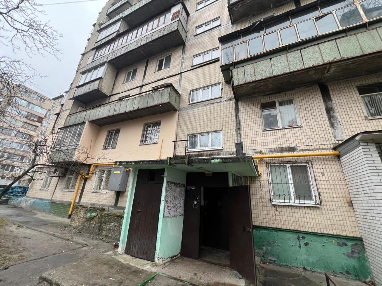 Квартира Эконом-Класса Возле Метро Левобережная Kiew Exterior foto